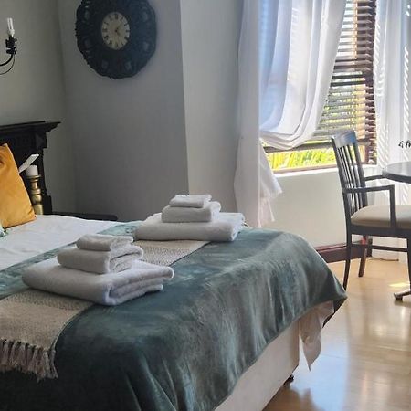 The Wooden Leg Guesthouse Kleinmond Kültér fotó