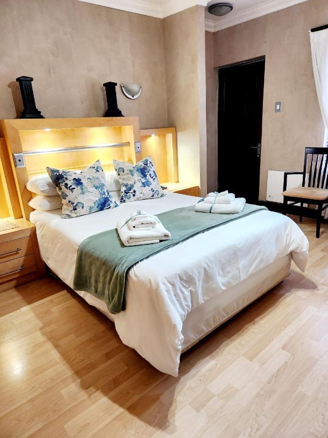 The Wooden Leg Guesthouse Kleinmond Kültér fotó